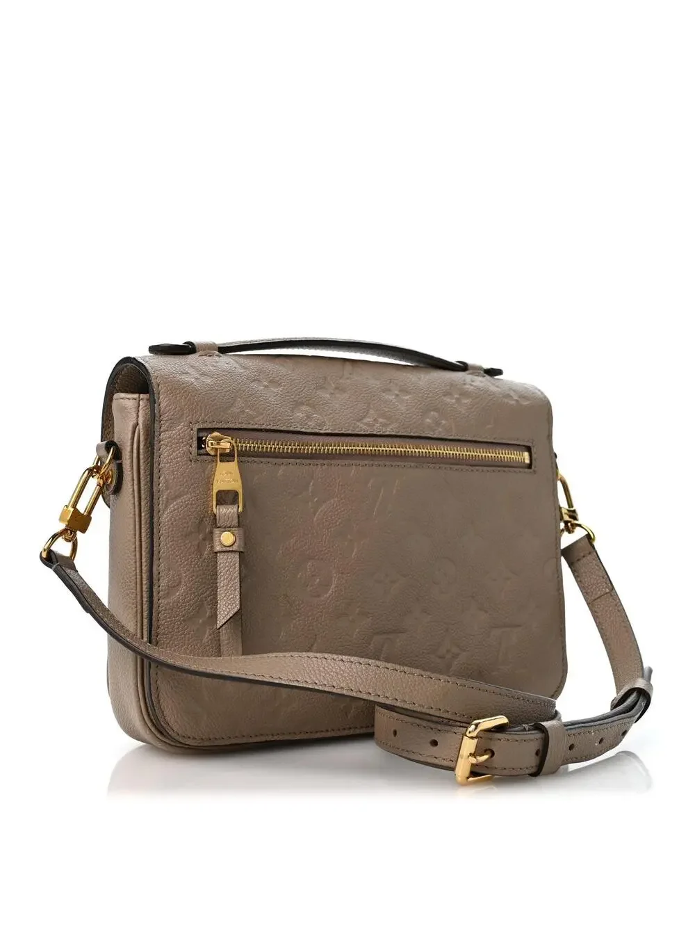 Louis Vuitton indulge elegance